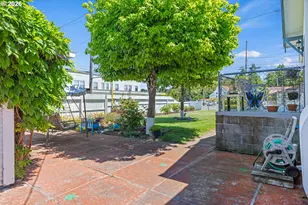 208 7th St, Myrtle Point, OR 97458 - Photo 12