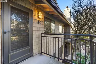 40 Crestfield Ct, Lake Oswego, OR 97035 - Photo 1