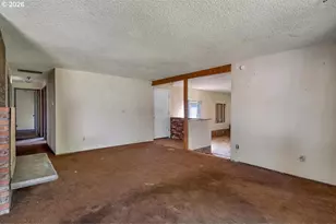 8621 SE Strawberry Ln, Milwaukie, OR 97267 - Photo 14