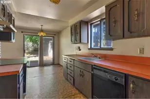 8621 SE Strawberry Ln, Milwaukie, OR 97267 - Photo 26