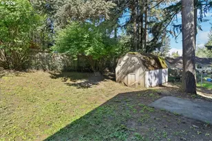 8621 SE Strawberry Ln, Milwaukie, OR 97267 - Photo 8