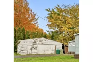 18085 SW Kinnaman Rd, Beaverton, OR 97078 - Photo 4