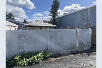 2478 Marion St, North Bend, OR 97459 - Photo 34