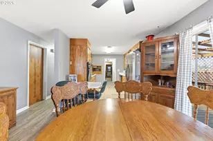 2478 Marion St, North Bend, OR 97459 - Photo 10