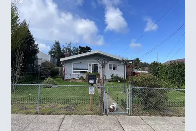 2478 Marion St, North Bend, OR 97459 - Photo 2