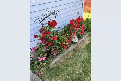 2478 Marion St, North Bend, OR 97459 - Photo 34