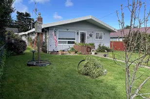2478 Marion St, North Bend, OR 97459 - Photo 2