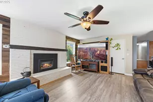 2478 Marion St, North Bend, OR 97459 - Photo 4