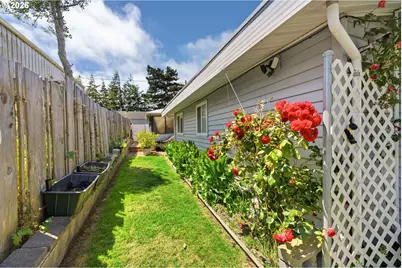 2478 Marion St, North Bend, OR 97459 - Photo 42