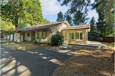 1525 Kendall St, Roseburg, OR 97471 - Photo 2