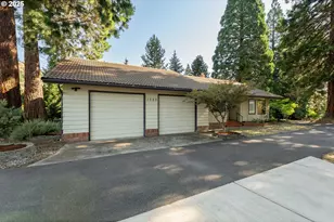 1525 Kendall St, Roseburg, OR 97471 - Photo 4