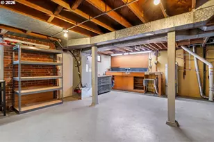 8913 SE Clay St, Portland, OR 97216 - Photo 26