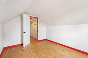 8913 SE Clay St, Portland, OR 97216 - Photo 20