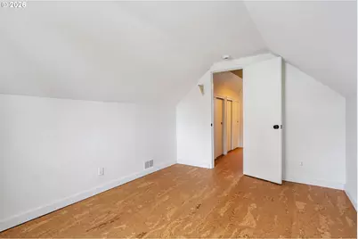 8913 SE Clay St, Portland, OR 97216 - Photo 22