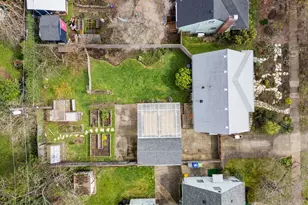 8913 SE Clay St, Portland, OR 97216 - Photo 40