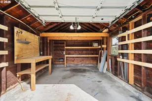 8913 SE Clay St, Portland, OR 97216 - Photo 30