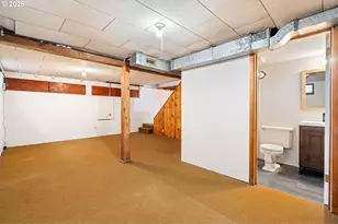 8913 SE Clay St, Portland, OR 97216 - Photo 24