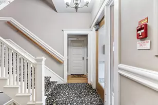 2087 NW Overton St, Portland, OR 97209 - Photo 24