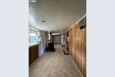 656 Applegate Ave, Yoncalla, OR 97499 - Photo 8