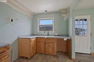 1710 SE Main St, Roseburg, OR 97470 - Photo 8