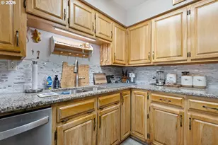 2730 W Sanders Ave, Roseburg, OR 97471 - Photo 18