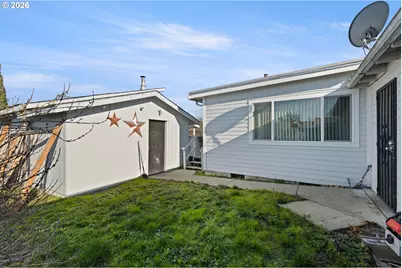 2730 W Sanders Ave, Roseburg, OR 97471 - Photo 42