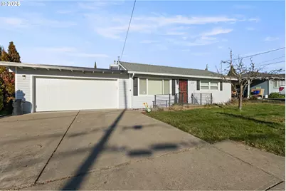 2730 W Sanders Ave, Roseburg, OR 97471 - Photo 1