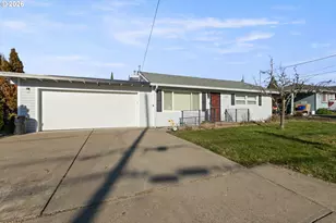 2730 W Sanders Ave, Roseburg, OR 97471 - Photo 1