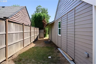 18695 SW Pike St, Beaverton, OR 97078 - Photo 20