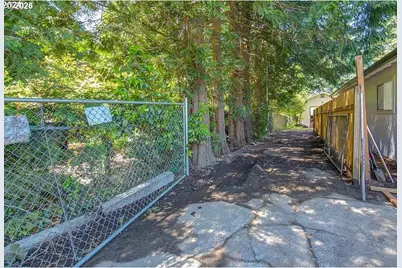 209 SE 214th Ave, Gresham, OR 97030 - Photo 2