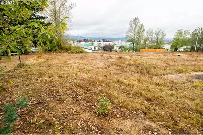 2075 NE 240th Ave, Wood Village, OR 97060 - Photo 2