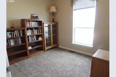 1903 Golden Way, The Dalles, OR 97058 - Photo 18