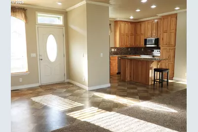 1903 Golden Way, The Dalles, OR 97058 - Photo 6