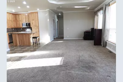 1903 Golden Way, The Dalles, OR 97058 - Photo 8