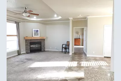 1903 Golden Way, The Dalles, OR 97058 - Photo 4