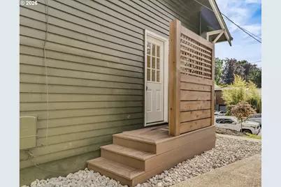 636 SE 68th Ave, Portland, OR 97215 - Photo 24