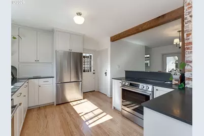 636 SE 68th Ave, Portland, OR 97215 - Photo 16