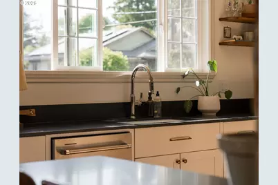 636 SE 68th Ave, Portland, OR 97215 - Photo 14