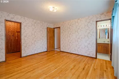 13490 NW Pettygrove St, Portland, OR 97229 - Photo 12
