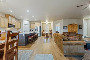 888 Medina Ave, Sutherlin, OR 97479 - Photo 12