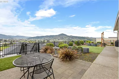 888 Medina Ave, Sutherlin, OR 97479 - Photo 6