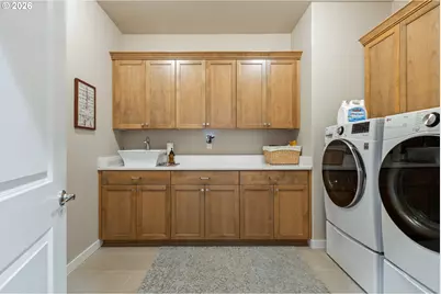 888 Medina Ave, Sutherlin, OR 97479 - Photo 36