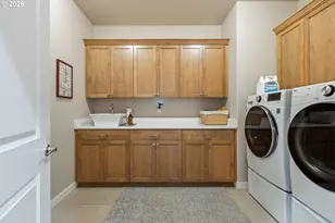 888 Medina Ave, Sutherlin, OR 97479 - Photo 36