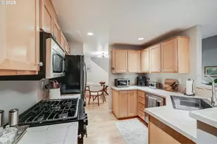 10797 SW Canterbury Ln, Portland, OR 97224 - Photo 8