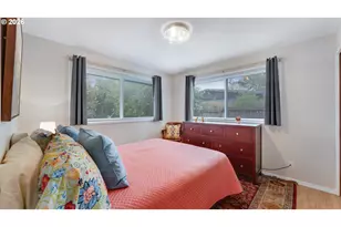 1825 SW Glenview Ave, Portland, OR 97225 - Photo 24