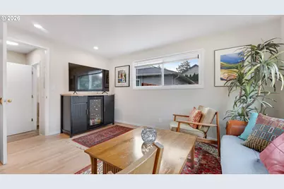 1825 SW Glenview Ave, Portland, OR 97225 - Photo 18