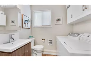 1825 SW Glenview Ave, Portland, OR 97225 - Photo 20