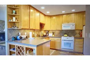 68651 E Bowmans Cir, Welches, OR 97067 - Photo 4