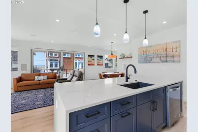 210 15th Ave, Seaside, OR 97138 - Photo 22