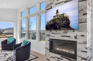 210 15th Ave, Seaside, OR 97138 - Photo 32